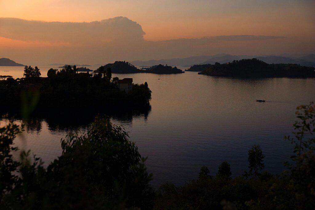 Photographic Safaris in Rwanda – Best Spots & Tips